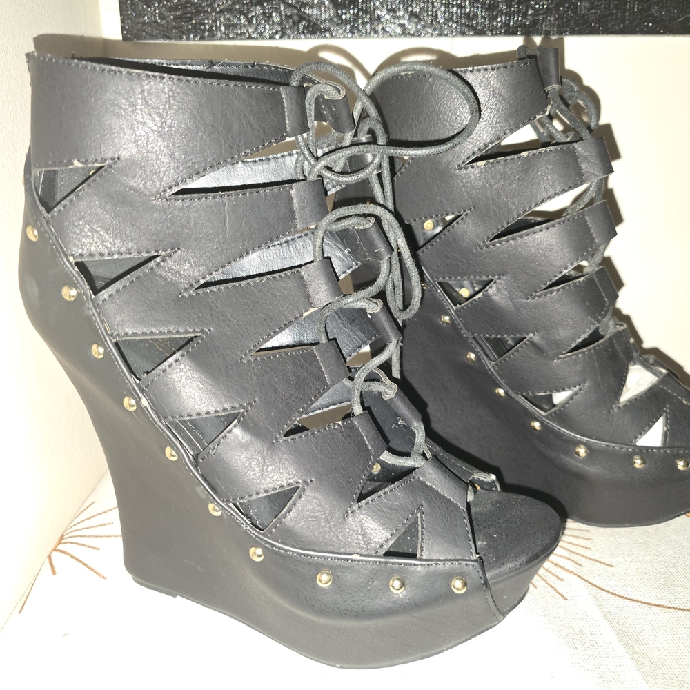 Shoe Dazzle Black Wedges with Intricate Straps